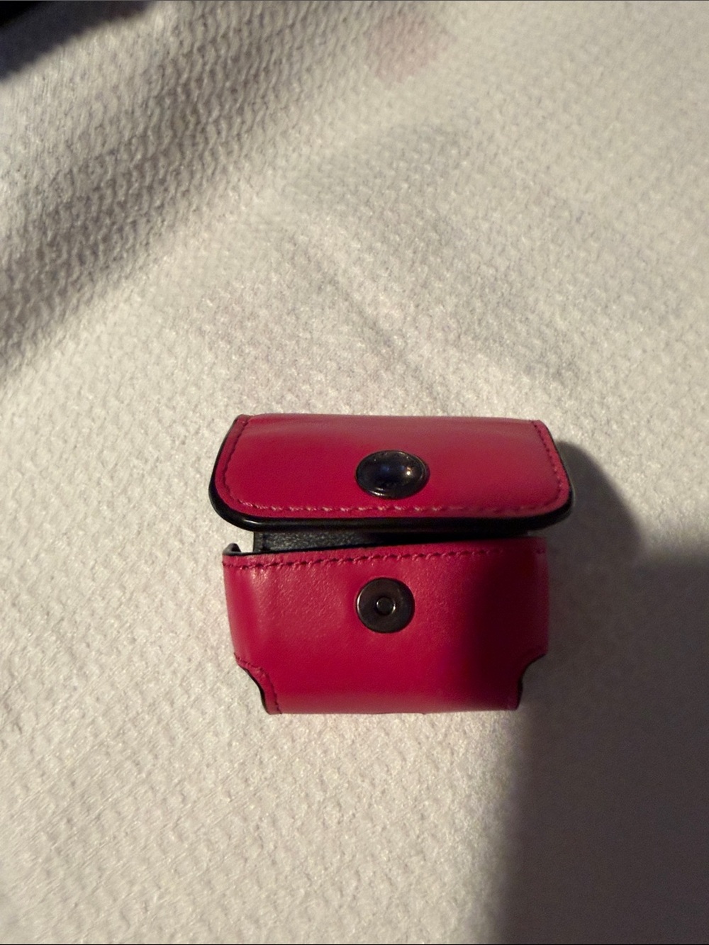 Coach Pink Leather airpod Holster Clip - Picture 3 of 3